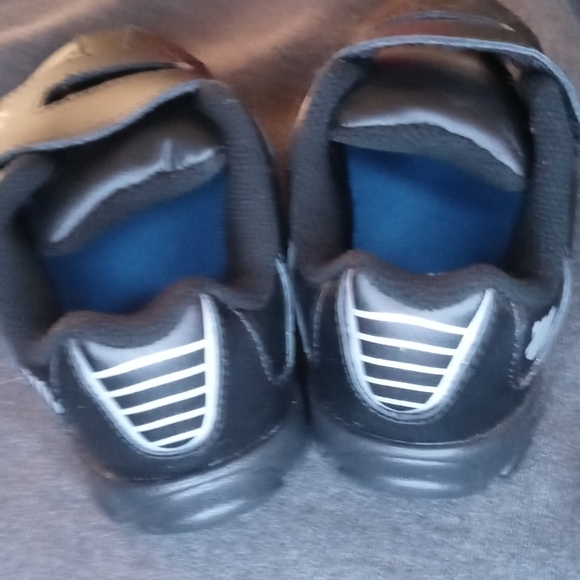 Shoes - Picture 3 of 4